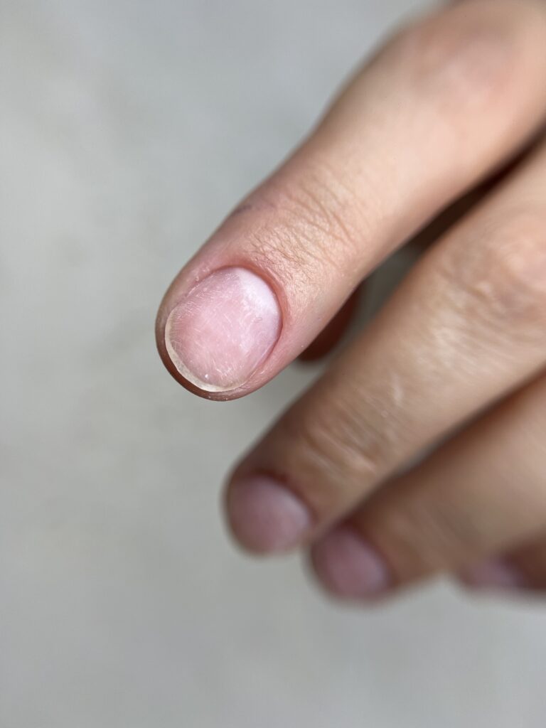 ﻣﺎﻧﯿﮑﻮر ﺑﺪون ﭘﻮﺷﺶ