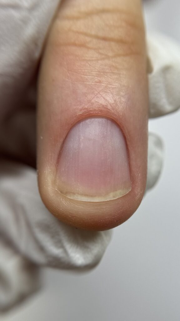 ﻣﺎﻧﯿﮑﻮر ﺑﺪون ﭘﻮﺷﺶ