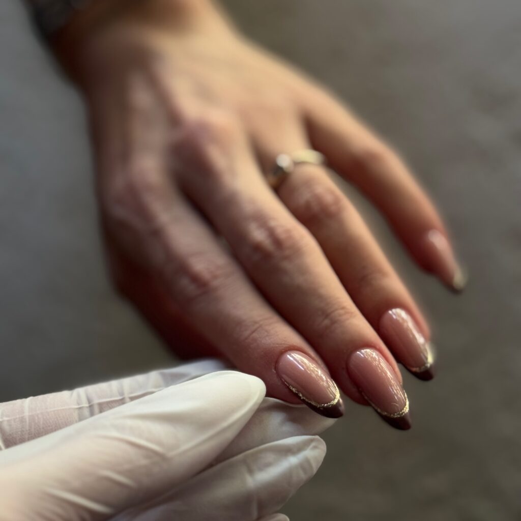 ﻣﺪﻟﺴﺎزی ﻧﺎﺧن دست